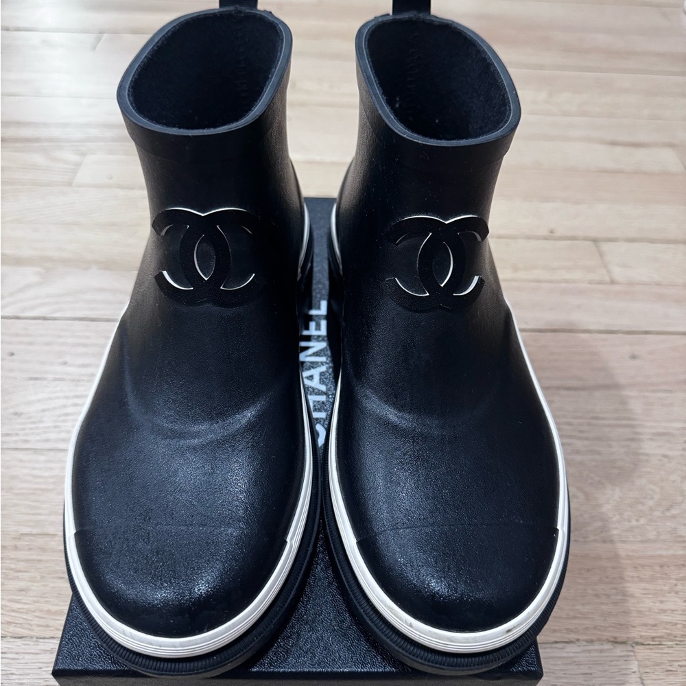 Chanel Logo Rain Booties - Picture 8 of 13